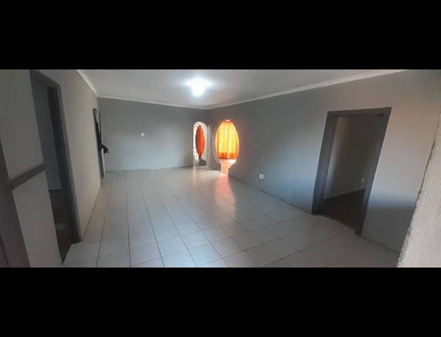 3 BEDROOM HOUSE FOR SALE IN MOUNTAIN VIEW